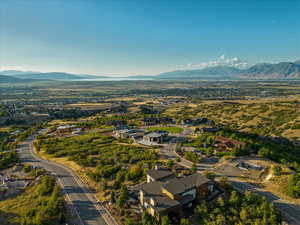 Birds eye view of property featuring a mountain view