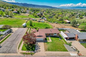 Bird's eye view featuring a mountain view and a residential view
