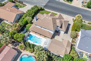 Bird's eye view with a residential view