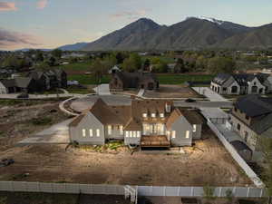 Bird's eye view with a residential view and a mountain view