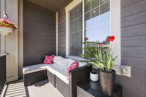 Balcony featuring a porch and an outdoor hangout area