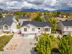 Bird's eye view with a residential view and a mountain view