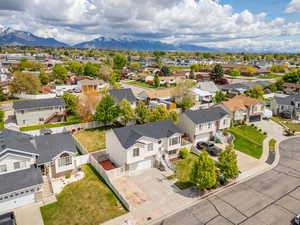Bird's eye view with a residential view and a mountain view