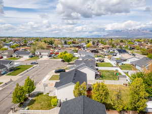 Aerial view featuring a residential view and a mountain view
