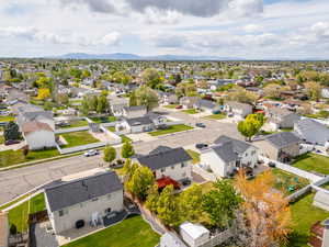 Bird's eye view with a residential view and a mountain view
