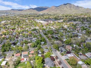 Bird's eye view featuring a mountain view