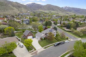 Drone / aerial view featuring a residential view and a mountain view