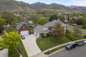 Bird's eye view featuring a mountain view and a residential view