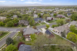 Aerial view with a residential view and a mountain view