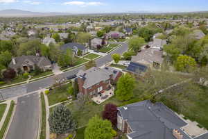 Bird's eye view featuring a mountain view and a residential view