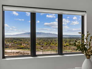 Interior details featuring a mountain view