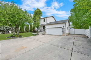 Photo 1 of 413 N 450 W