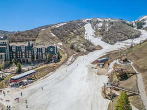 Aerial view with a mountain view