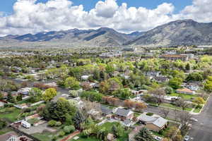 Bird's eye view with a residential view and a mountain view
