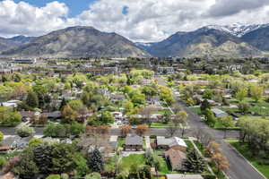 Bird's eye view featuring a mountain view