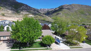 View of mountain feature featuring a residential view