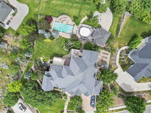 Birds eye view of property