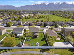 Birds eye view of property featuring mountain view