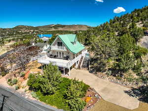 Drone / aerial view featuring a mountain view