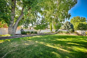 Photo 10 of 6696  HOLLOW DALE DR