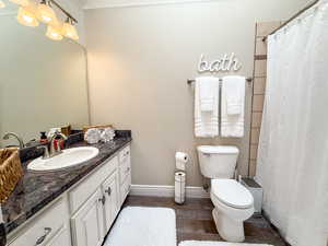 Bathroom 2 (full)