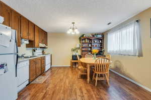 Kitchen/dining