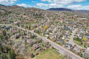 Bird's eye view featuring a residential view and a mountain view