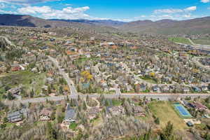 Bird's eye view featuring a residential view and a mountain view