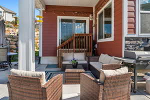 View of patio / terrace featuring an outdoor living space