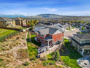 Bird's eye view featuring a residential view and a mountain view
