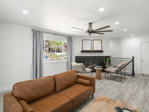 Photo 3 of 259 W FERN AVE