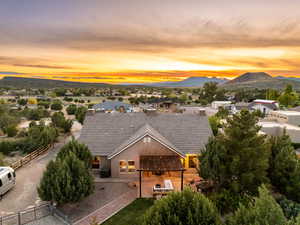 Bird's eye view with a mountain view