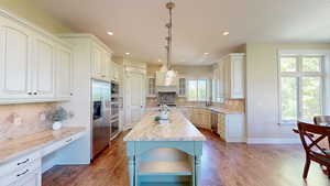 Photo 4 of 680 S OAK DR