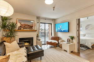 Photo 11 of 1940  PROSPECTOR AVE #420