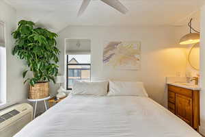 Photo 17 of 1940  PROSPECTOR AVE #420