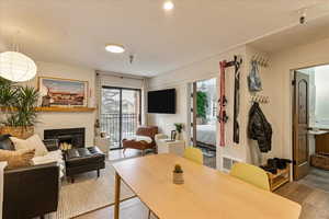 Photo 8 of 1940  PROSPECTOR AVE #420