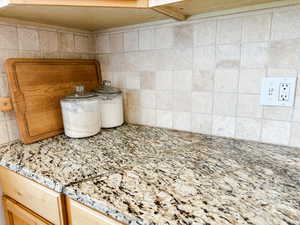 Details with tasteful backsplash