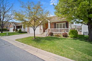Photo 3 of 956 S CENTERVILLE COMMONS WAY