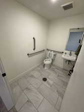 Commercial Space 1/2 Bath
