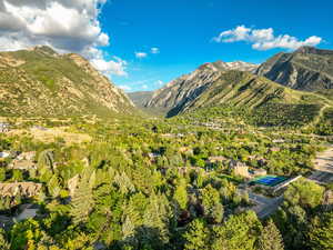 Proximity to Little Cottonwood Canyon