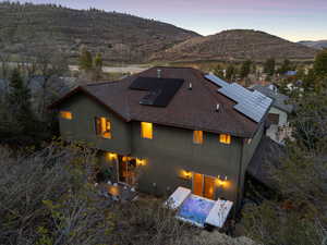 Aerial view with a mountain view