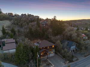 Birds eye view of property featuring a residential view