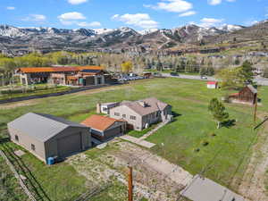 Bird's eye view with a mountain view