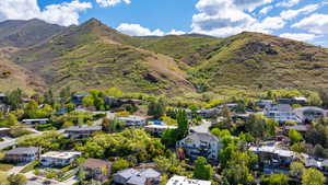 Aerial view featuring a residential view and a mountain view