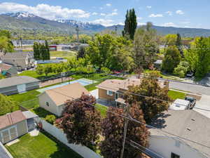 Aerial view with a residential view and a mountain view