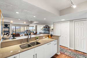 Photo 5 of 3125 E KENNEDY DR #902