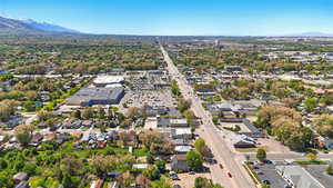 Bird's eye view with a mountain view