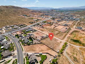 Bird's eye view featuring a residential view and a mountain view