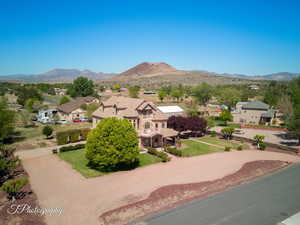 Bird's eye view featuring a residential view and a mountain view