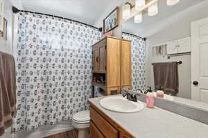 Second bathroom on level 2